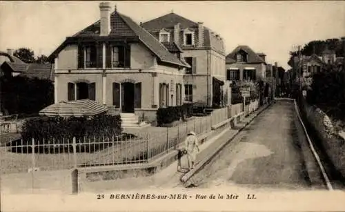 CPA Bernières sur Mer Calvados, Rue de la Mer