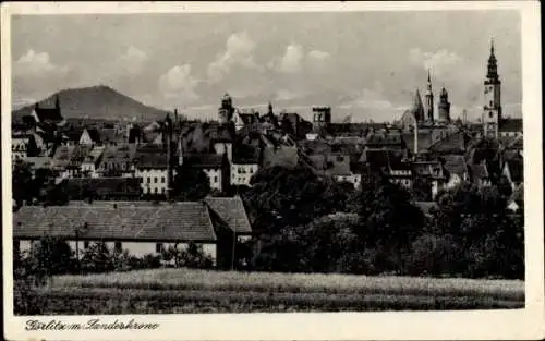 Ak Görlitz in der Lausitz, Stadtansicht  Landeskrone, historische Architektur, Natur im Vorder...