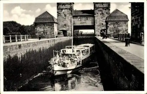 Ak Minden in Westfalen, Schachtschleuse, Fahrgastschiff