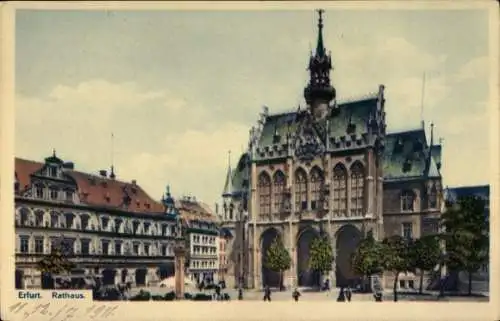 Ak Erfurt in Thüringen, Rathaus, historische Architektur, Stadtplatz, Bäume, Blumen