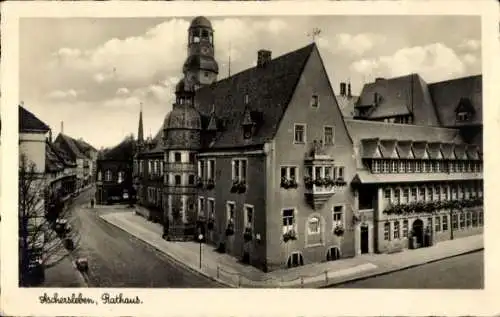 Ak Aschersleben im Salzlandkreis, Rathaus von  historische Architektur, Blumenschmuck