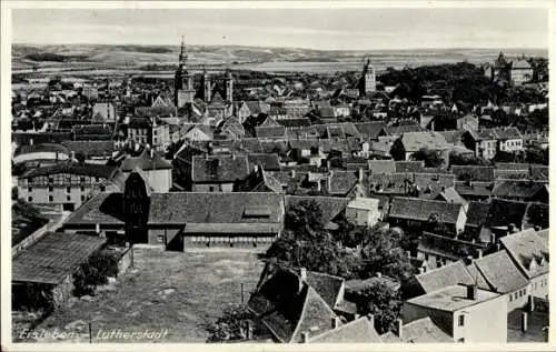 Ak Lutherstadt Eisleben, Luftaufnahme  Türme, Dächer, ländliche Umgebung