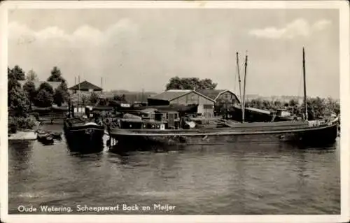 Ak Oude Wetering Südholland, Schiffswrack, Bootsplatz, Wasser, Bäume, Gebäude, historischen Ei...