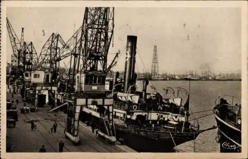 Ak Bordeaux Gironde, Hafenansicht mit Schiffen, Kran und Personen