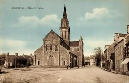 Ak Sourdeval Manche, Kirche, Platz, Gebäude, Straßenansicht, historische Architektur