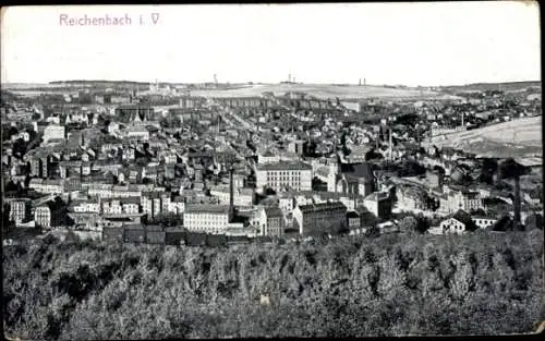 Ak Reichenbach im Vogtland, Stadtansicht, Gebäude, Landschaft, historische Architektur
