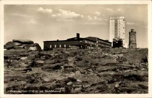 Ak Brocken im Harz, Brocken/Harz, Hotel mit Teufelskanzel, Felsenlandschaft, 1142 m