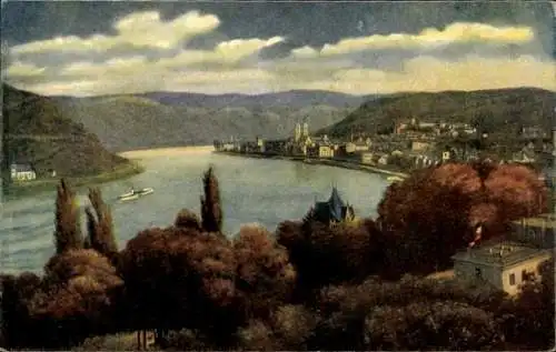 Ak Boppard am Rhein, Aussicht auf den Rhein, hölzerne Boote, hügelige Landschaft, Bäume