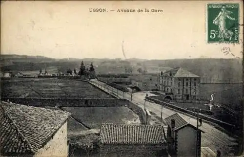 CPA Usson Puy de Dôme, Avenue de la Gare