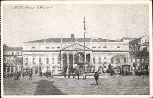 Ak Lisboa Lissabon Portugal, Platz D. Pedro IV, s Gebäude, Menschen und Fontaine