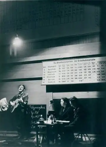 Foto Spremberg Hans-Joachim, DDR, Liedermacher und Lyriker Wolf Biermann, Chemie Uni Saal