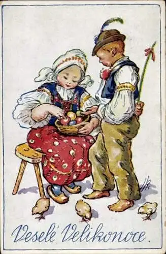 Ak Dresden Schönfeld Weißig, Zwei Kinder in Tracht betrachten einen Korb voller Ostereier Küke...