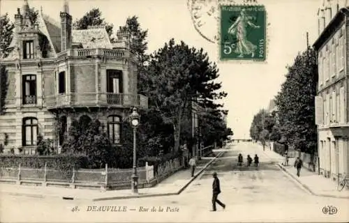 CPA Deauville-Calvados, Rue de la Poste
