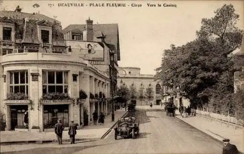 CPA Deauville La Plage Fleurie Calvados, Vers le Casino