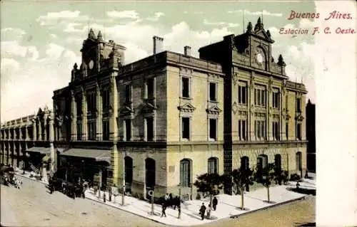 Ak Buenos Aires Argentinien, Bahnhof Estacion F. C. Oeste, historische Architektur, Menschen a...
