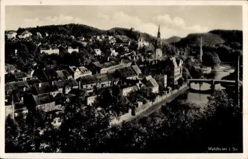 Ak Waldheim in Mittelsachsen, Blick auf den Ort mit Umgebung, Fliegeraufnahme
