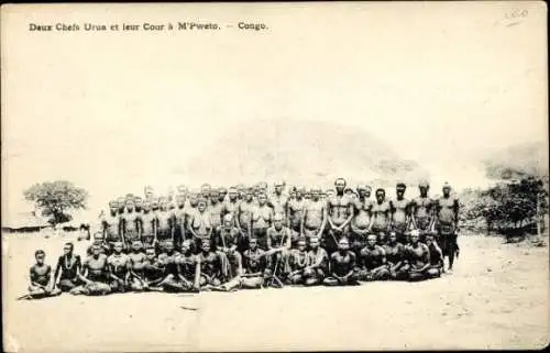 Ak Republik Kongo Französisch Kongo, Zwei Häptlinge der Urua mit Gefolge in M'Pweto