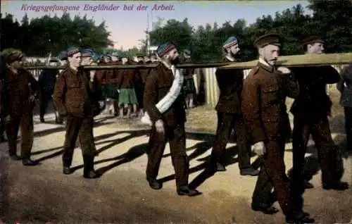 Ak Kriegsgefangene Engländer bei der Arbeit, I. WK