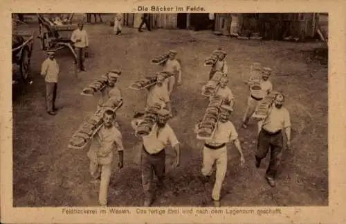 Ak Feldbäckerei, fertige Brote werden in den Lagerraum gebracht