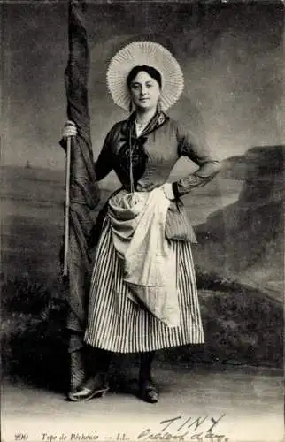 Ak Type de Picheuse, Frau in Tracht, Fischerin