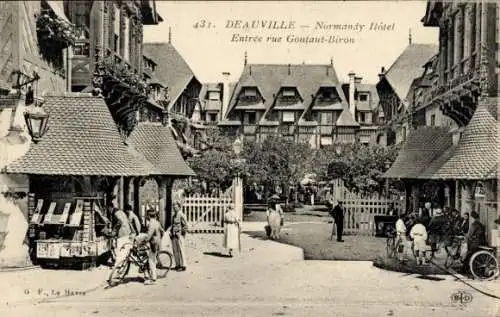 CPA Deauville La Plage Fleurie Calvados, Normandy-Hotel, Entrée Rue Gontaut-Biron