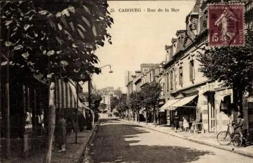 Ak Cabourg Calvados, Rue de la Mer