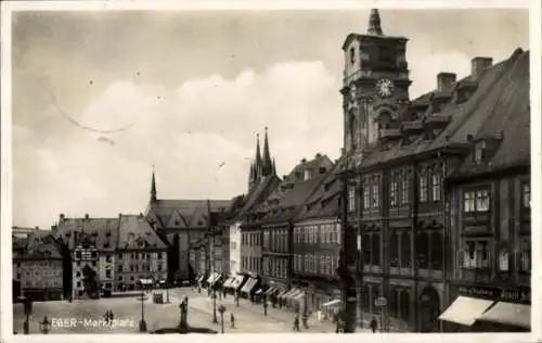Ak Eger Erlau Ungarn, Eger Marktplatz, historische Gebäude, Uhrturm, Einkaufsstraßen