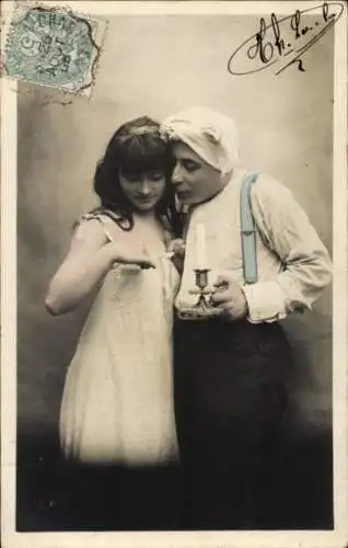 Ak Schauspieler ?, Frau bewundert den Ring