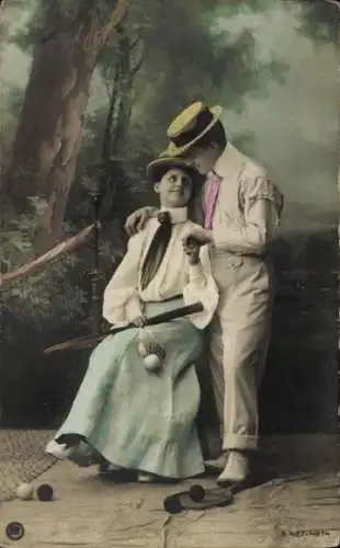 Ak Liebespaar, Tennisplatz, Tennisschläger