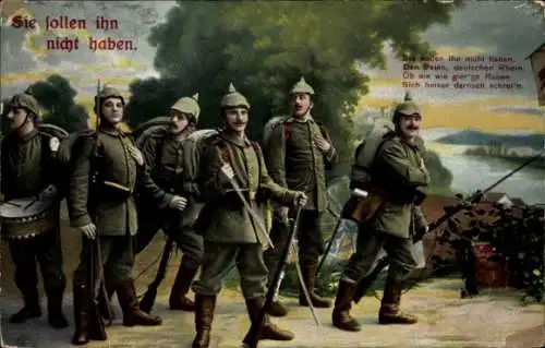 Ak Passau in Niederbayern, Soldaten marschieren an einem Fluss entlang.