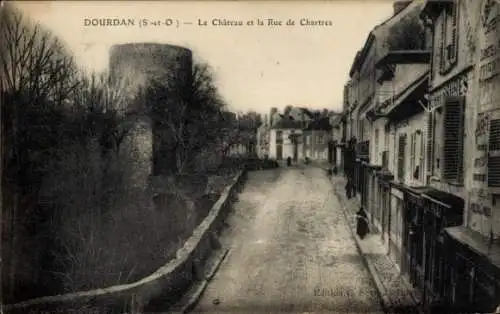 CPA Dourdan-Essonne, Château, Rue de Chartres