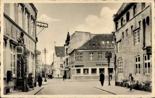 Ak Tonder Dänemark, Stadtansicht, Gebäude, Straßenlaternen, Menschen