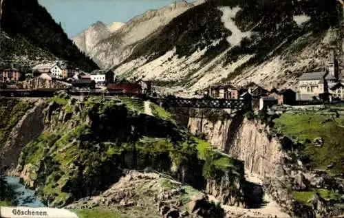 Ak Göschenen Goeschenen Kanton Uri, Berglandschaft, Brücke, Häuser, Serpentinen, malerisches Dorf