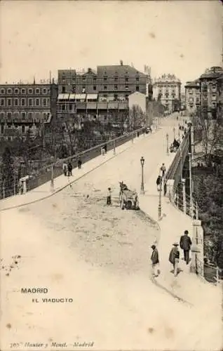 Ak Madrid Spanien, El Viaducto, Brücke, Passanten