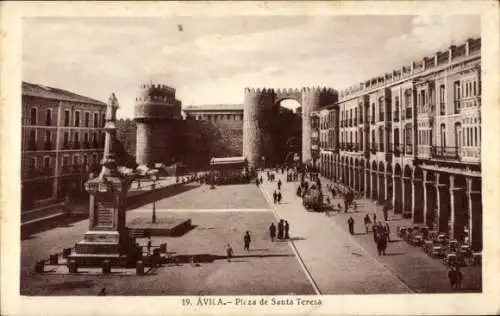 Ak Avila Kastillen und Leon, Historische Stadtansicht, Plaza de Santa Teresa, Stadtmauern, Den...