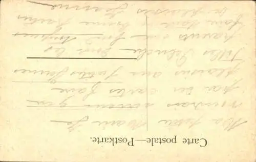 Ak Mädchen spielt mit Kätzchen und Hund auf einer Bank