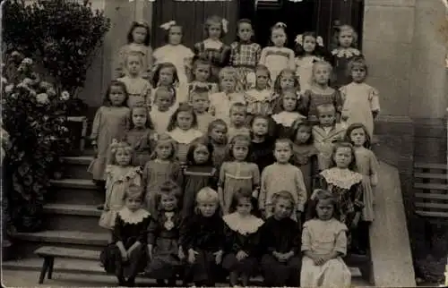 Foto Ak Portait einer Kindergruppe