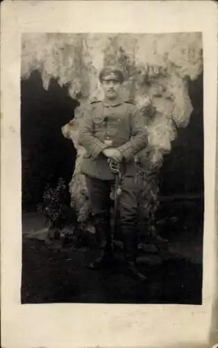 Foto Ak Portrait Offizier mit Säbel