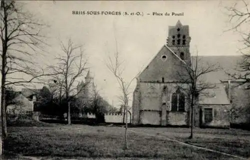 CPA Briis sous Forges Essonne, Place du Poutil