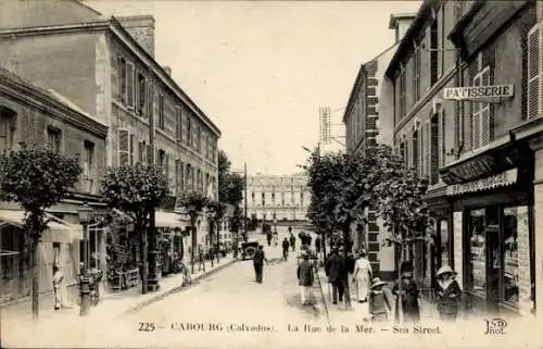 Ak Cabourg Calvados, La Rue de la Mer