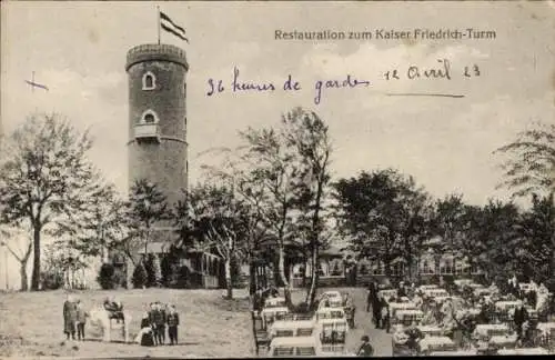 Ak Hattingen an der Ruhr, Kaiser Friedrich-Turm, Restaurant, viele Tische, Personen, Bäume