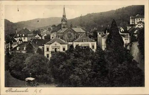 Ak Badenweiler im Schwarzwald, Historische Stadtansicht, Kirche, alte Häuser, Landschaft, Auto