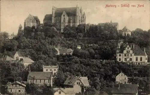 Ak Marburg an der Lahn, Schloss von  Häuser im Vordergrund, Bäume, Hügel
