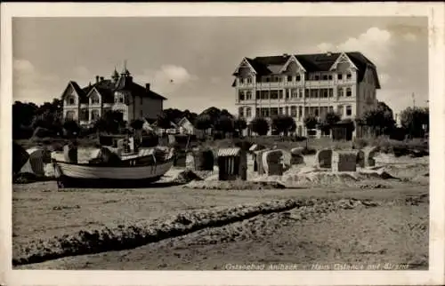Ak Ostseebad Ahlbeck auf Usedom, Ostseebad  Haus Ostende, Strand, Boote, Strandkörbe