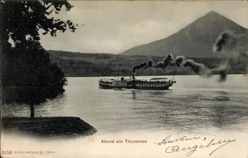 Ak Gunten am Thunersee Kanton Bern, Schiff auf dem  Abendstimmung, Berg im Hintergrund