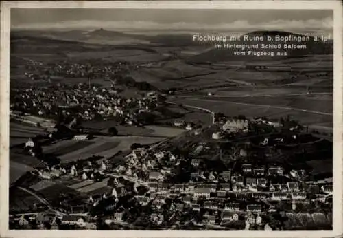 Ak Bopfingen im Ostalbkreis, Flochberg mit Ruine, Fliegeraufnahme