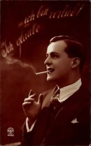 Ak Mann im Anzug raucht Zigarette