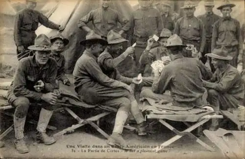 Ak Camp d'Auvours Champagné Sarthe, Soldaten beim Kartenspielen
