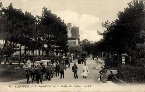 Ak Cabourg Calvados, Rond-Point, Station des Voitures