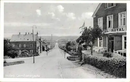 Ak Hobro Mariagerfjord Dänemark, Straße Jernbanegade, Hotel Royal, Bäume, Gebäude, Aussicht, F...